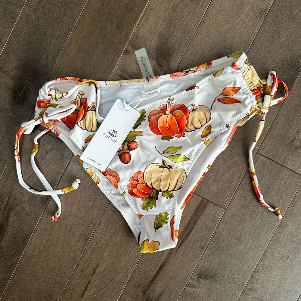NWT Cupshe Autumn Harvest Bikini Bottom - size medium